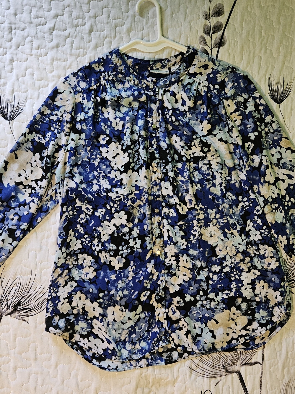 Liz Claiborne Navy and White Floral Button-Front Blouse